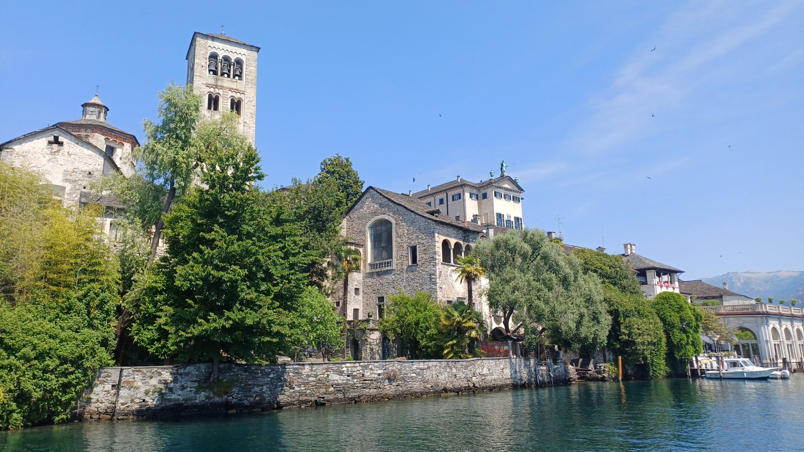 Foto ricordo della gita al Lago d’Orta Foto ricordo della gita al Lago d'Orta