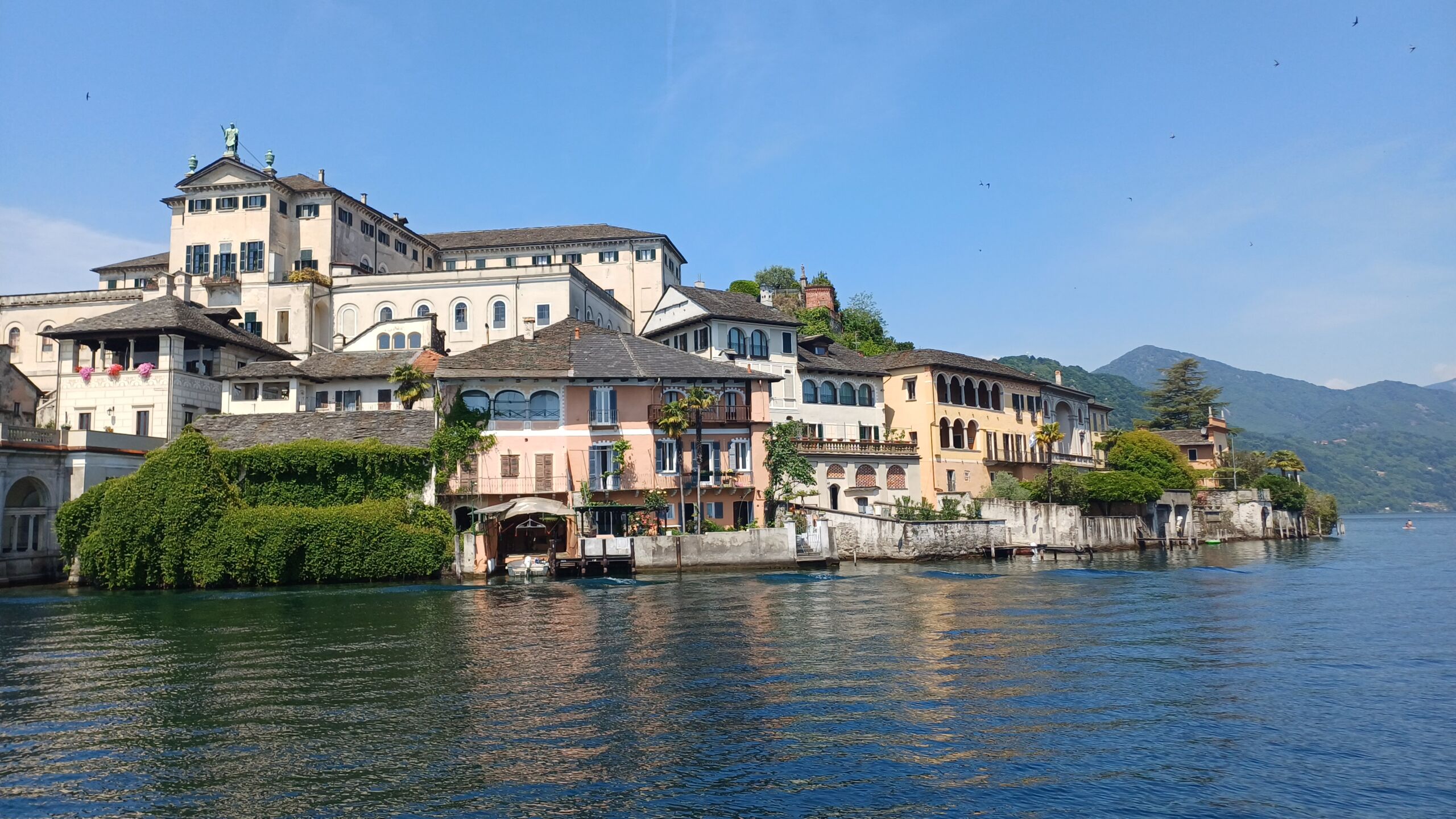 Foto ricordo della gita al Lago d’Orta Foto ricordo della gita al Lago d'Orta