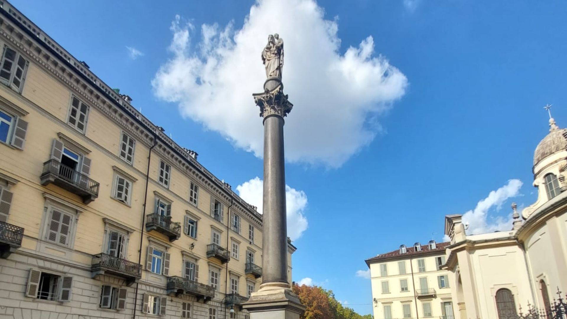 Foto ricordo della visita al Distretto Giulia di Barolo